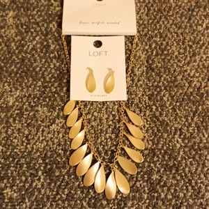 Loft Gold tone Jeff drop earring and necklace set